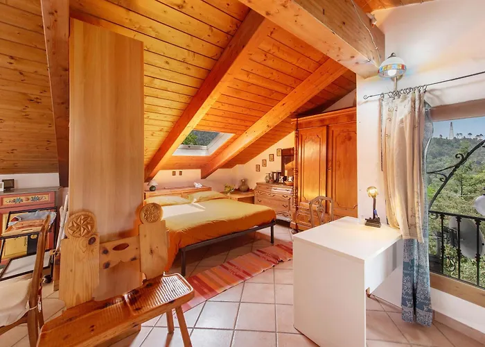 La Liguria Tra Gli Ulivi 2 * Varazze